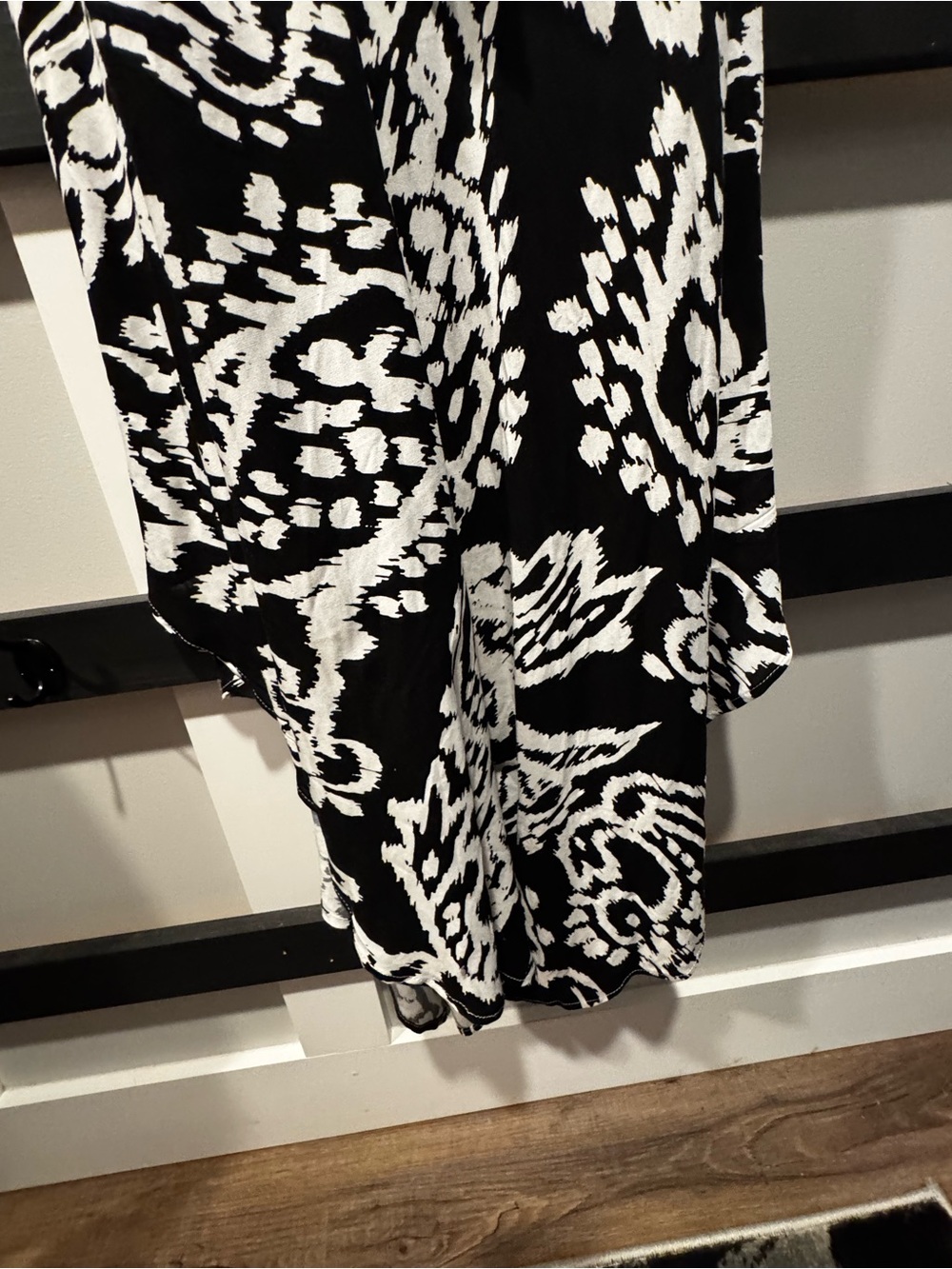 1 STATE Black & White Abstract tapered leg jumpsuit. - Picture 7 of 15